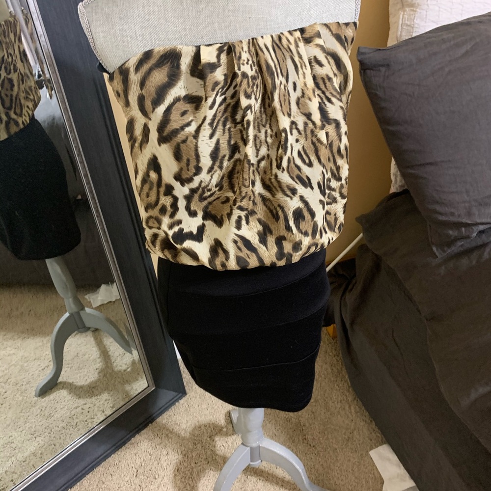Bodycon leopard dress